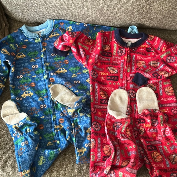 Gerber Pajamas Lot Of 2 3t Fleece Gerber Sleepers Poshmark